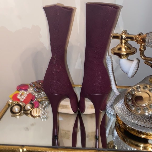 NWT Steve Madden Century Bootie Burgundy - Picture 4 of 5